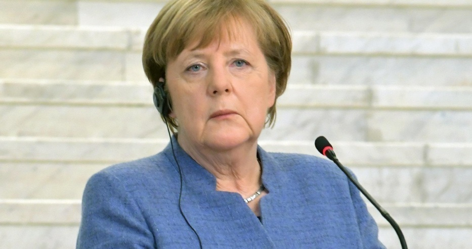 Меркел помоли гражданите никога да не приемат насилие над жени