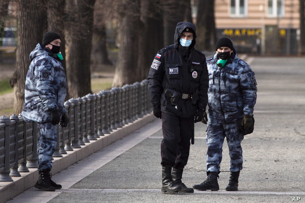 Извънредно! Въоръжен мъж взе за заложници 6 деца в Санкт Петербург ВИДЕО