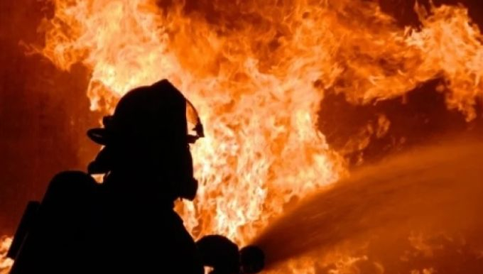 Сигнал до БЛИЦ: Пожар пламна в блок в столицата