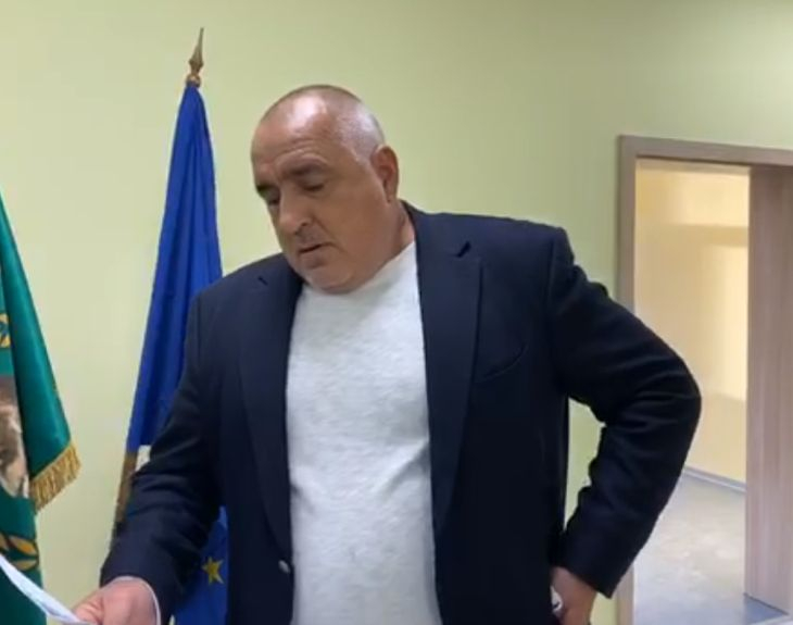 Борисов захапа жестоко Радев: Не хвърлям парите от джипката, а... ВИДЕО