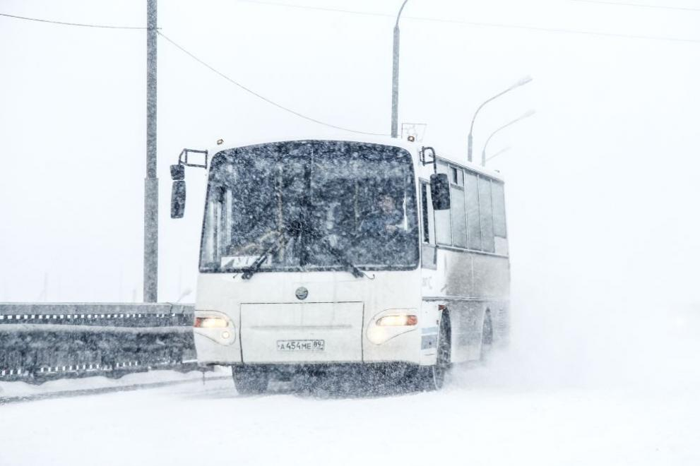 Инцидент с автобус на пътя Разград - Попово, затвориха движението