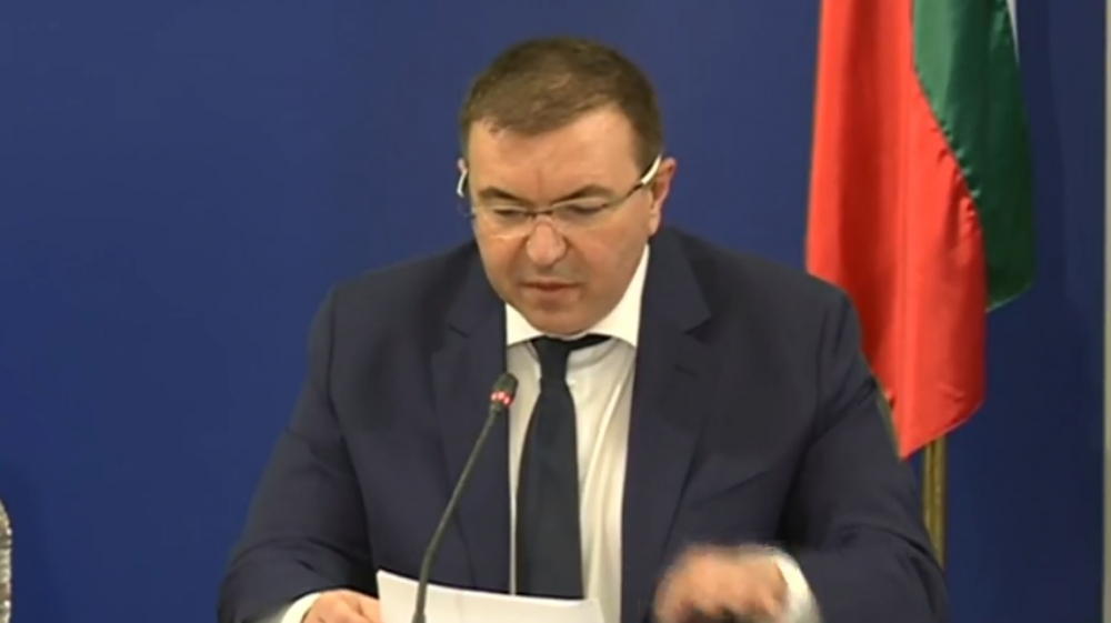 Министър Ангелов разкри кои мерки срещу К-19 ще почнат да падат една след друга