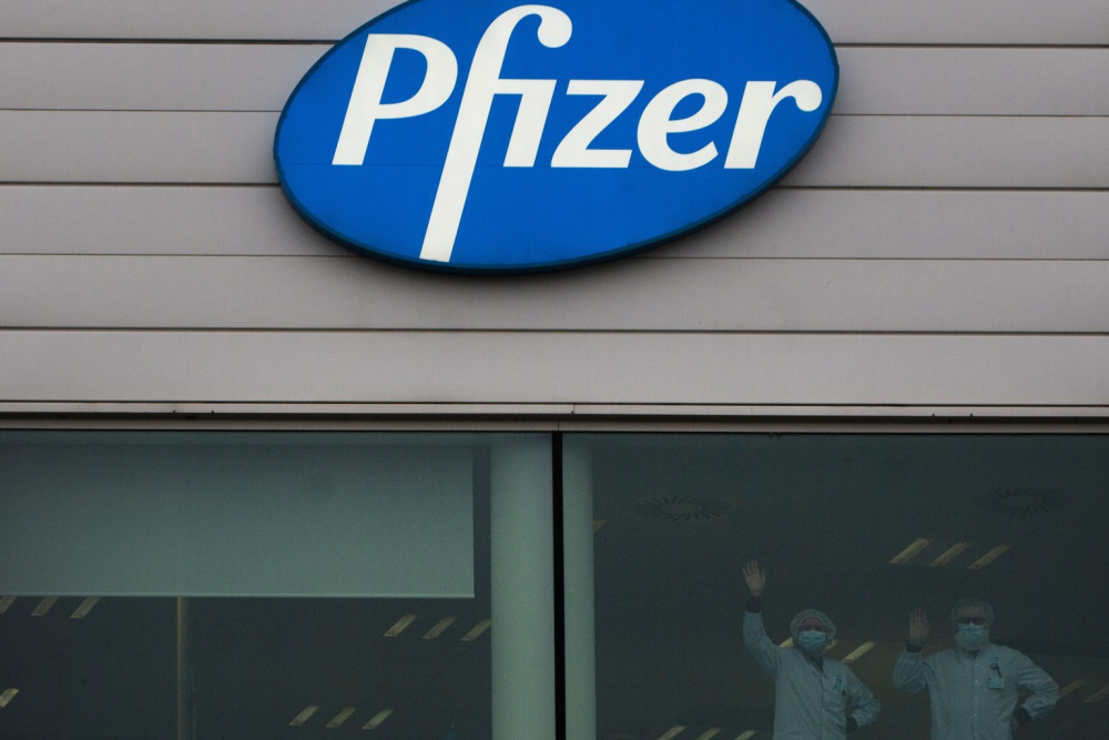 Светът притихна, научният съд на САЩ излъчва НА ЖИВО оценката на ваксината на Pfizer   