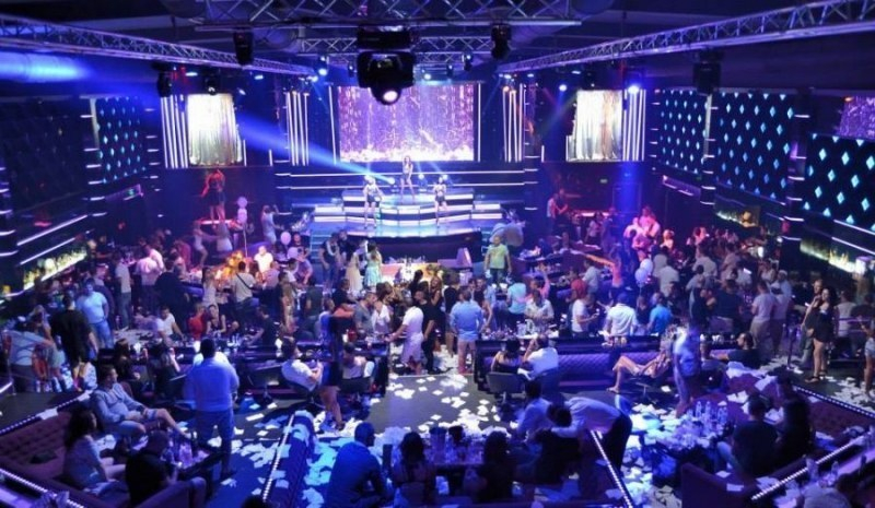 Тайна покана за VIP купон в София насред пандемията взриви мрежата 