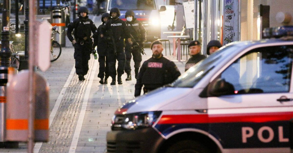 Австрия с извънредни новини за кървавия атентат във Виена 