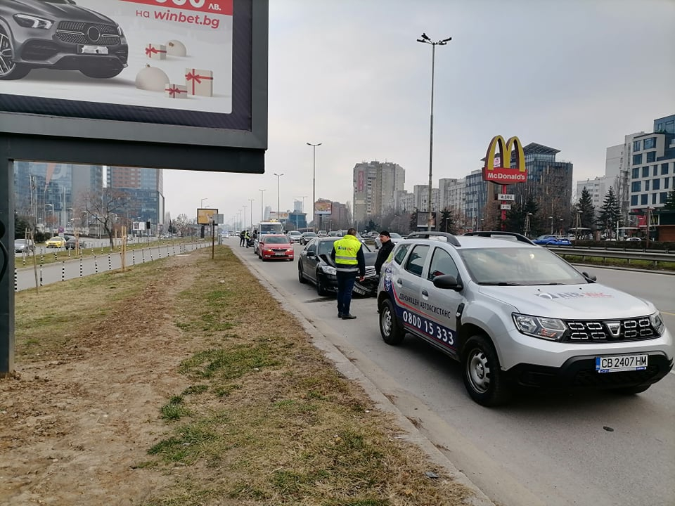 Ад на "Цариградско шосе" в София СНИМКИ