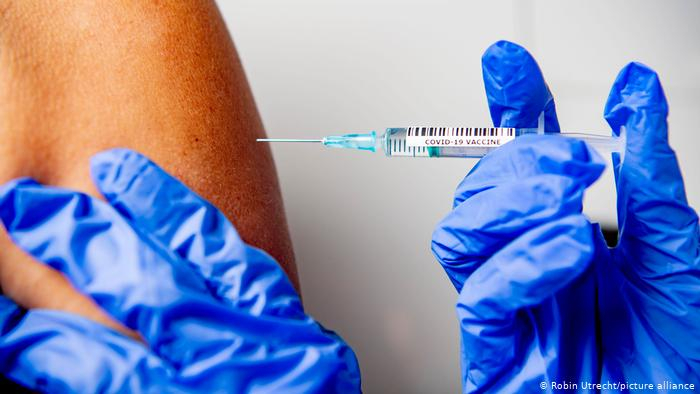 Защо все повече германци не искат да се ваксинират?