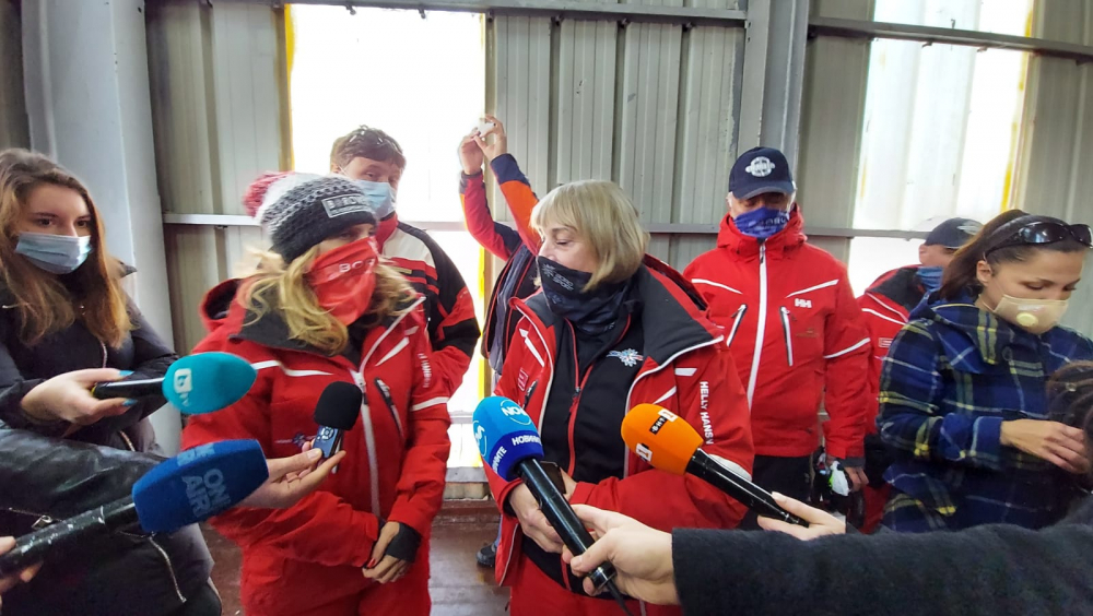 Вицепремиерът Николова посети Боровец и съобщи горещи новини за ски сезона СНИМКИ
