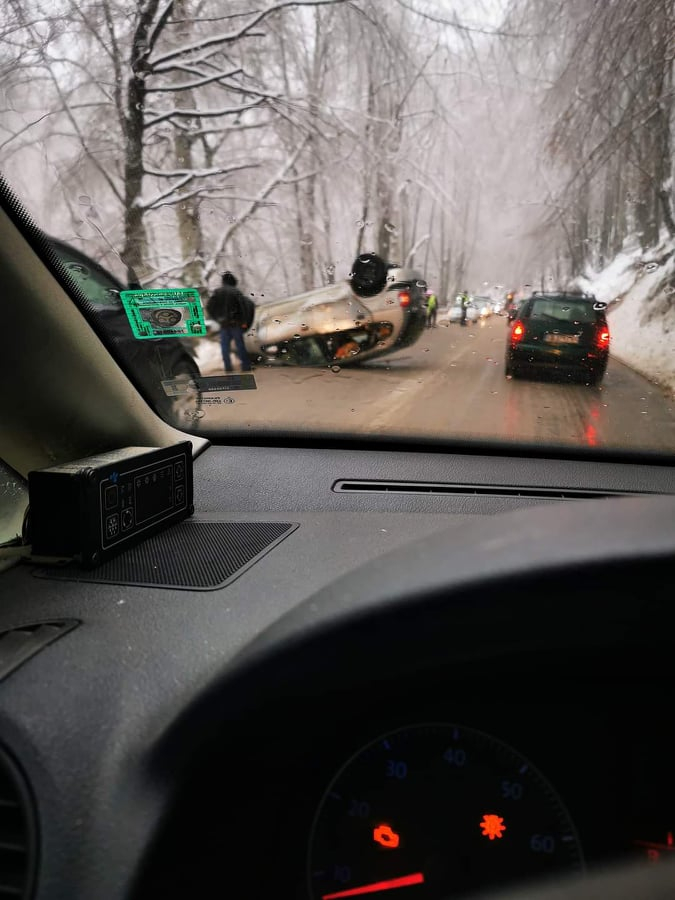 Снегът направи големи поразии в България ВИДЕО