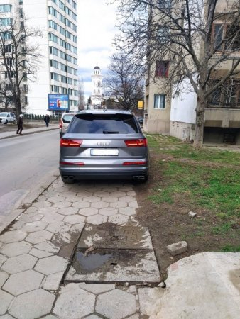 Потрес! Шокиращи СНИМКИ на обществените тоалетни в парк в Благоевград 