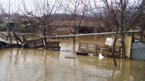 Извънредна ситуация в Пиринско! Струма наводни къщи в Благоевград