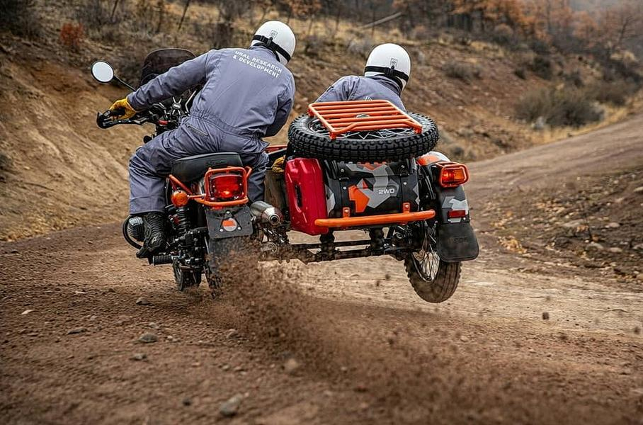 Новата версия на мотоциклета "Урал" изуми американците ВИДЕО