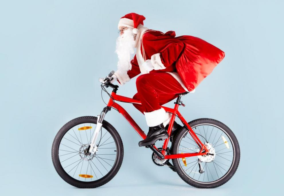 Издирват крадлив Дядо Мраз, отмъкнал колело