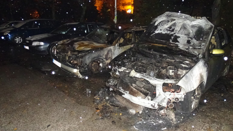 Рекет и тормоз: 3 коли изгоряха в Перник