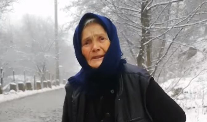 87-г. баба Златка от Пернишко смая Фейсбук ВИДЕО 