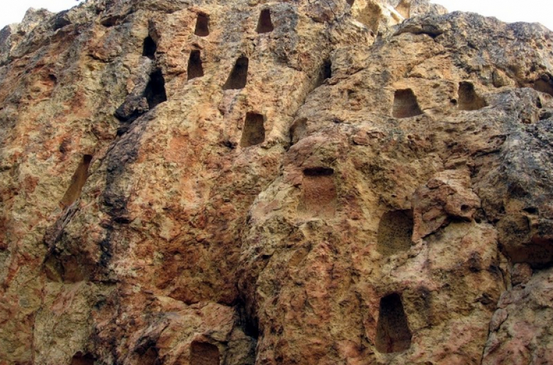 Една от най-големите мистерии у нас: Глухите камъни в Родопите и къде отива звукът