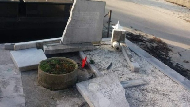Скандален вандализъм на гробище във Варна 
