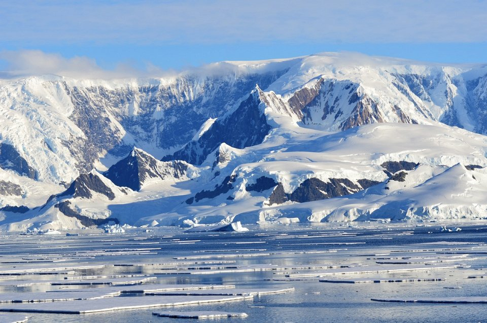 Странна находка в Антарктида удиви изследователите от NASA СНИМКА