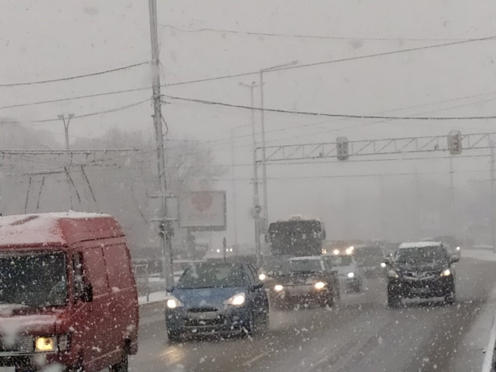 Лошо време: В София е като на война заради снега СНИМКИ