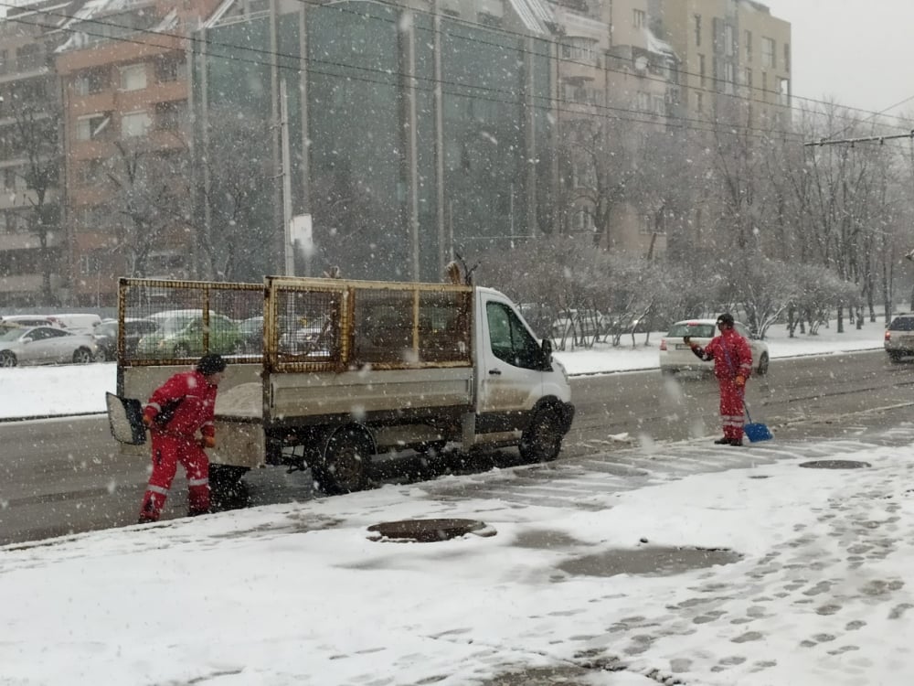 Лошо време: В София е като на война заради снега СНИМКИ