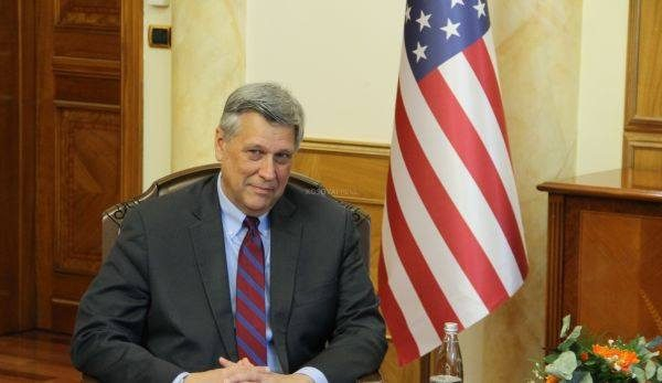 Посланикът на САЩ в Прищина поряза косоварите за Велика Албания