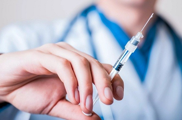 Мъж е починал след ваксинация срещу COVID-19 в Словакия 