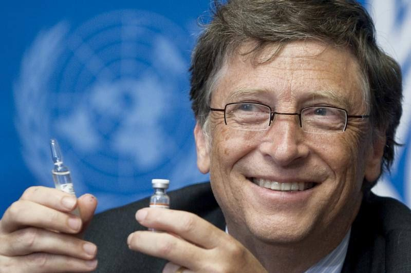 Бил Гейтс отговори на обвиненията на конспираторите, че е създал COVID-19