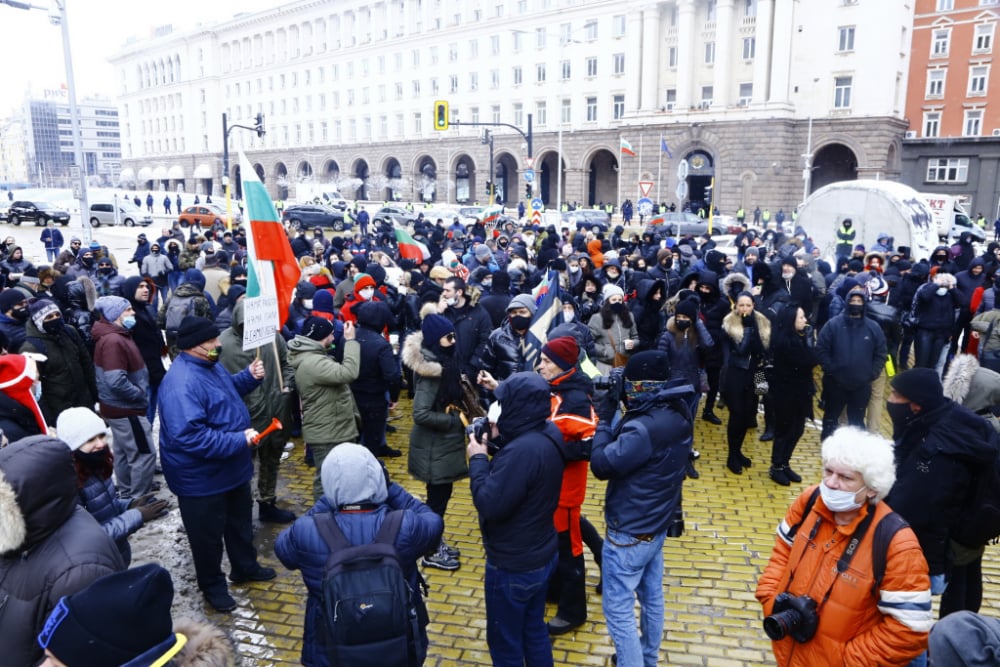 БЛИЦ TV: Ресторантьорите излязоха на протест