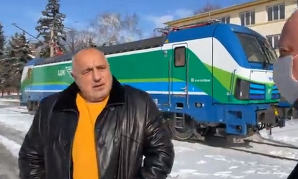 Борисов се качи в нов влак и отсече: Разликата е като Москвич и Мерцедес ВИДЕО