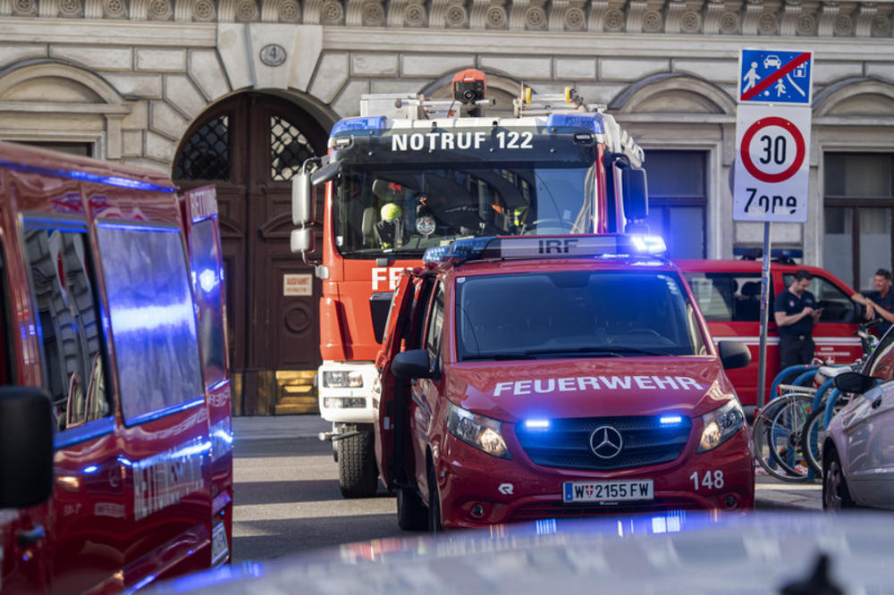 Мощен взрив разтърси австрийски град, страшно е СНИМКИ