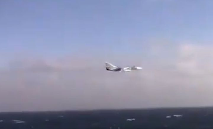 Напрежение в Черно море: Руски бомбардировач Су-24 прелетя на метри от US разрушителя "Доналд Кук" ВИДЕО