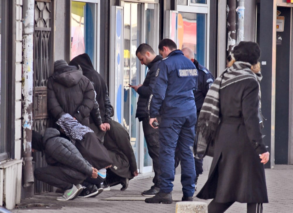 Масови арести на Лъвов мост, ето какво се случва СНИМКИ 