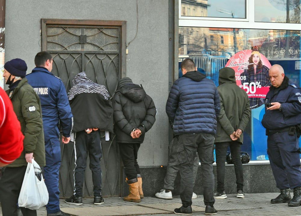 Масови арести на Лъвов мост, ето какво се случва СНИМКИ 