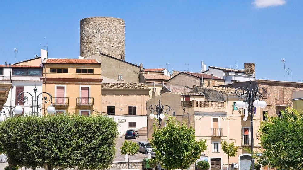 Това китно италианско градче разпродава имотите си за смешни пари СНИМКИ 