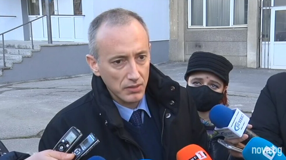 Министър Вълчев: Има опасност отново учениците да се върнат у дома ВИДЕО