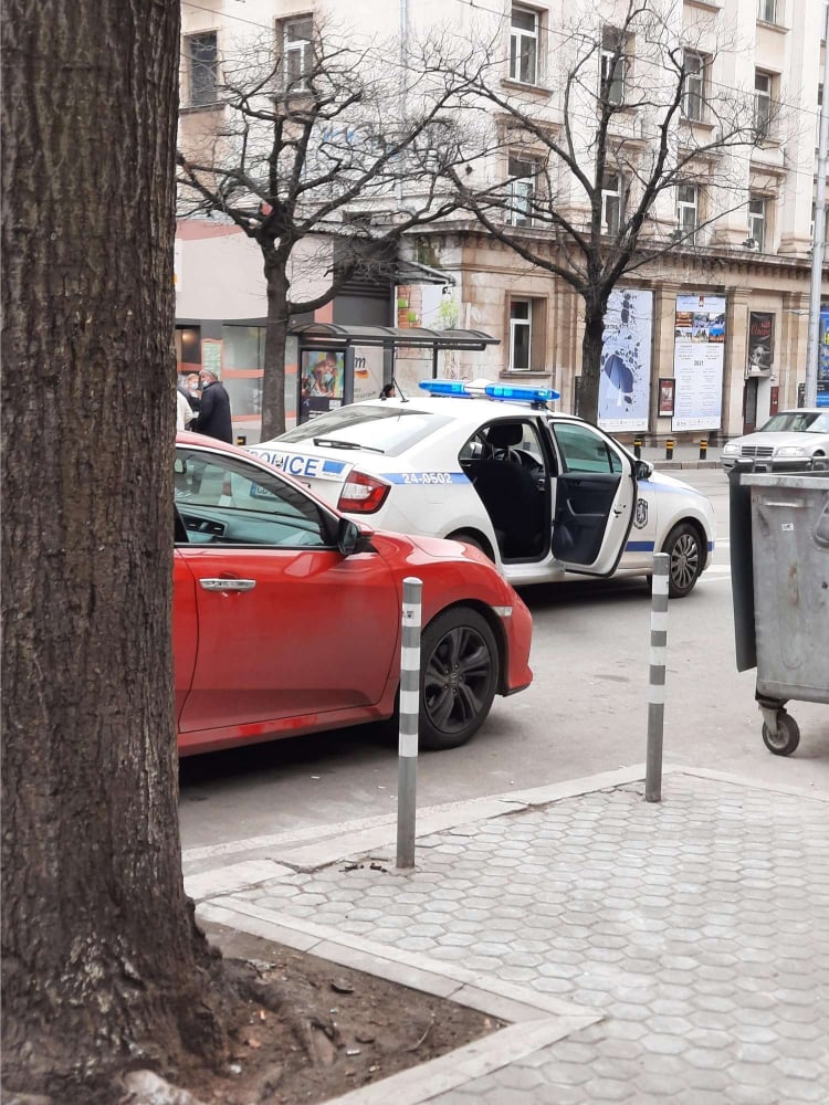 Извънредно в БЛИЦ! Зрелищен арест в центъра на София СНИМКИ