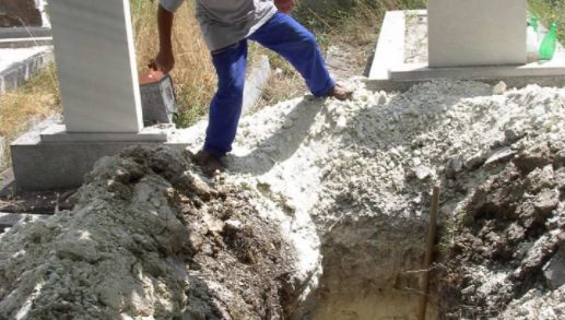 Гробар бере душа в търновска болница след падане от 8-метрова височина 