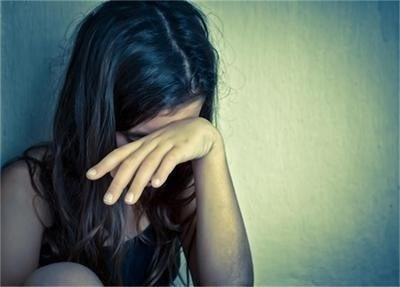Извращение в Казанлъшко: 47-г. кръчмарка прави секс с момиченце, арестуваха я 