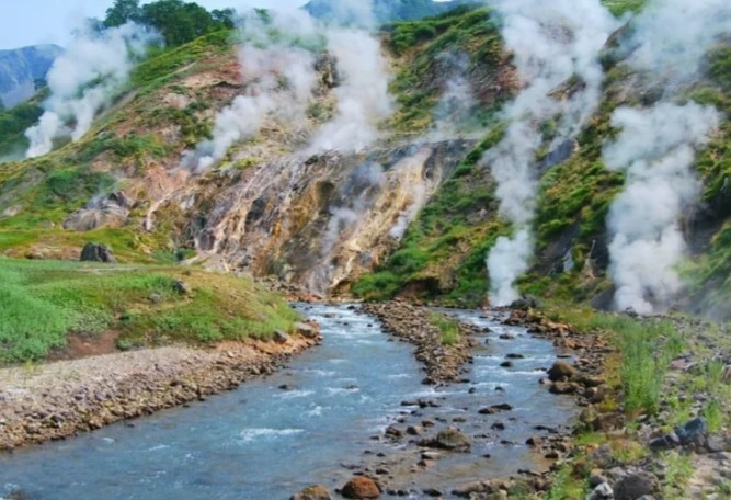 Картина от сътворението на света: Долината на гейзерите в Камчатка