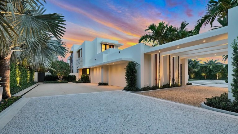 Мистериозен руснак брои 140 млн. долара кеш за най-скъпото имение във Флорида