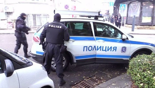 Пловдивски ченгета спряха "Мерцедес" на Околовръстното и стана интересно СНИМКА