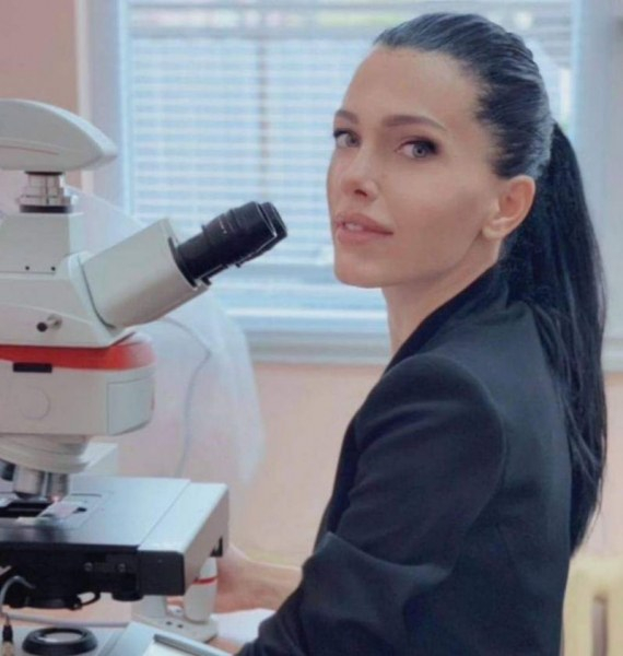 Ослепително красива лекарка от Северна Македония с успешна кариера в Пловдив СНИМКИ 