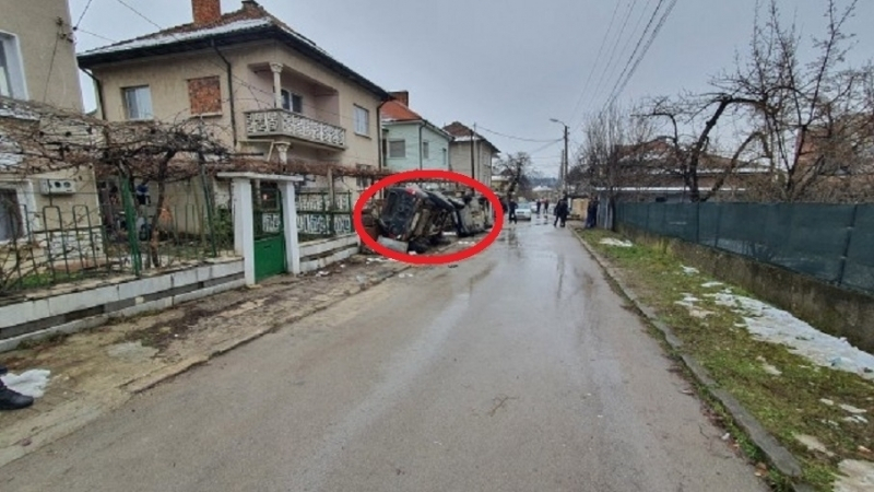 Ето какво се случва с циганите, потрошили къщата и двете коли на заподозрения за смъртта на внука на Тома Томов
