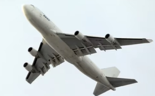 Нова драма с Boeing 747, който се разпадна във въздуха, сега над град в Нидерландия СНИМКИ