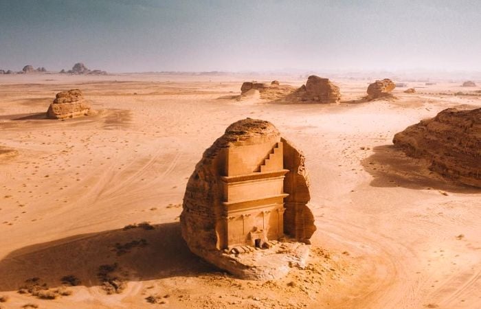 Как се е появила тази древна гробница насред пустинята