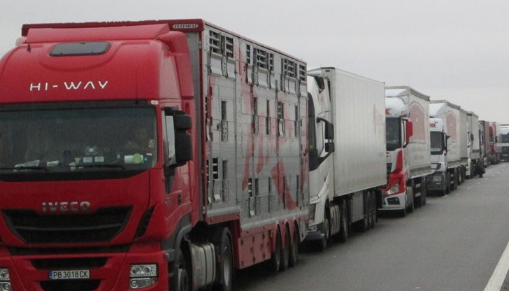 След реакцията на България: Гърция няма да тества всички шофьори на камиони на границата