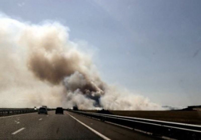 Гъсти облаци дим ошашавиха шофьорите на столичното Околовръстно 