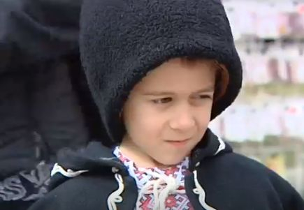 Това момченце предизвика фурор пред щанд за мартеници в София ВИДЕО 