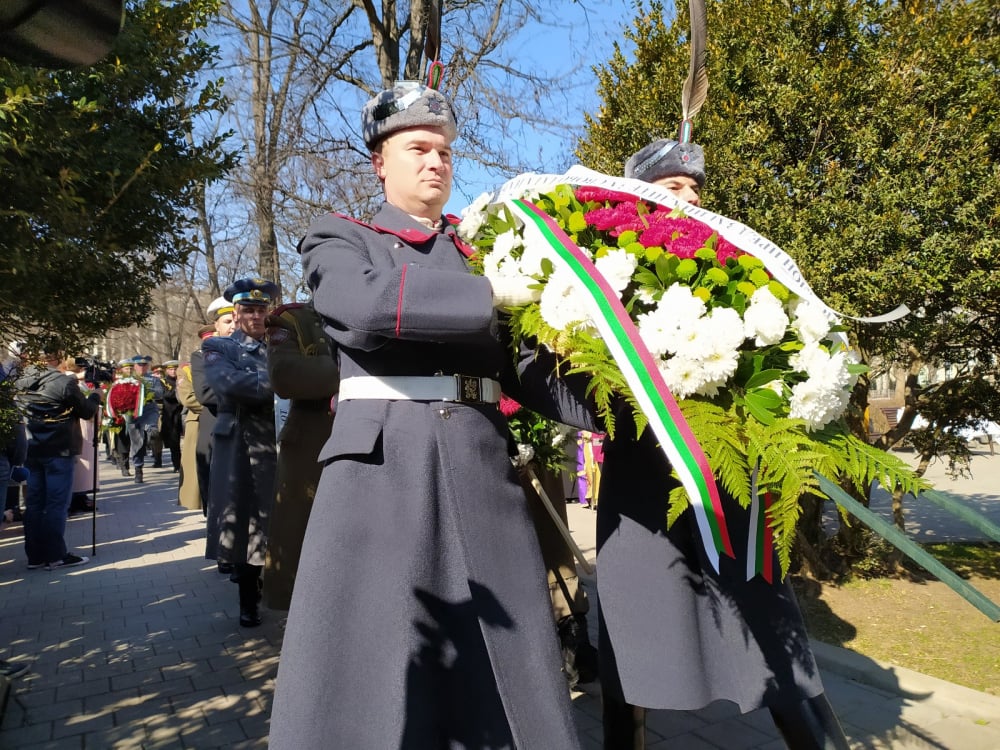 Йотова почете пред Докторския паметник загиналите медици в Руско-турската освободителна война ВИДЕО