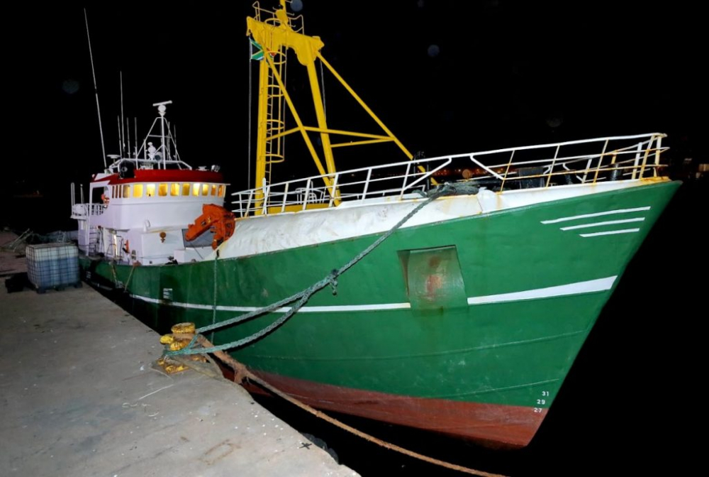 Спипаха български моряци с кокаин за огромна сума край Южна Африка СНИМКИ